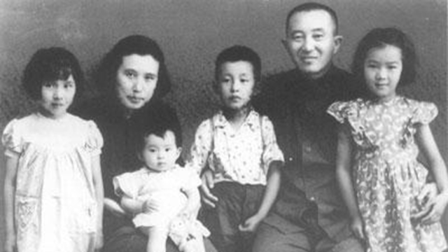 张梅跟林总离婚后，嫁给了这位开国少将，也是黄埔高材生徐介藩-张梅-旧闻 