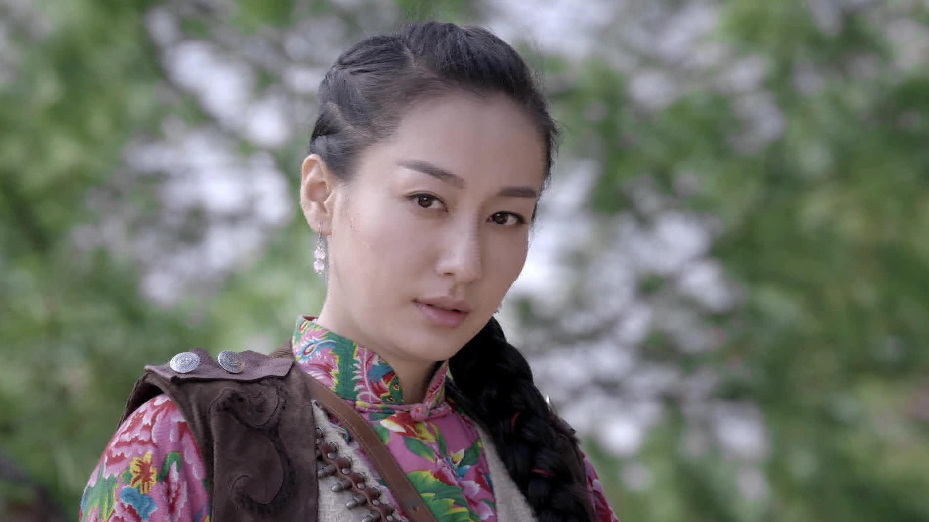 赵红花调侃何新国拍了一路马屁-电视片花-在线观看-高清下载-风行视频